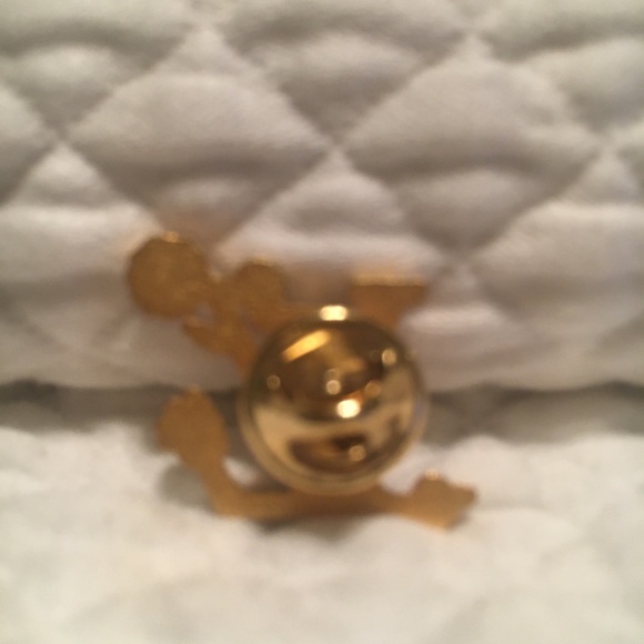Louis Vuitton Takashi Murakami Moca Hands pin